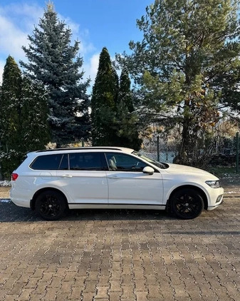 Volkswagen Passat cena 99900 przebieg: 21500, rok produkcji 2020 z Oława małe 67
